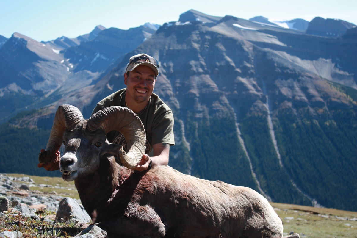 North America Trophy Big Game Hunting Consultant / Booking Agent